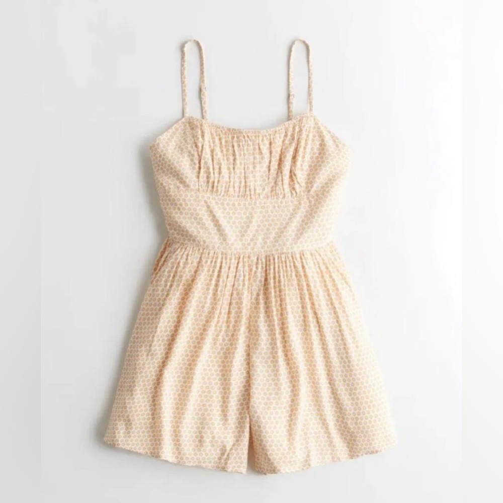 hollister white and orange floral cutout romper (nwt)🍊🌼✨